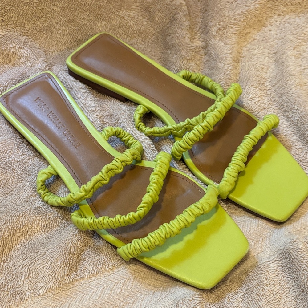 Who What Wear  Bright Green Strappy Sandals - size US 6.5